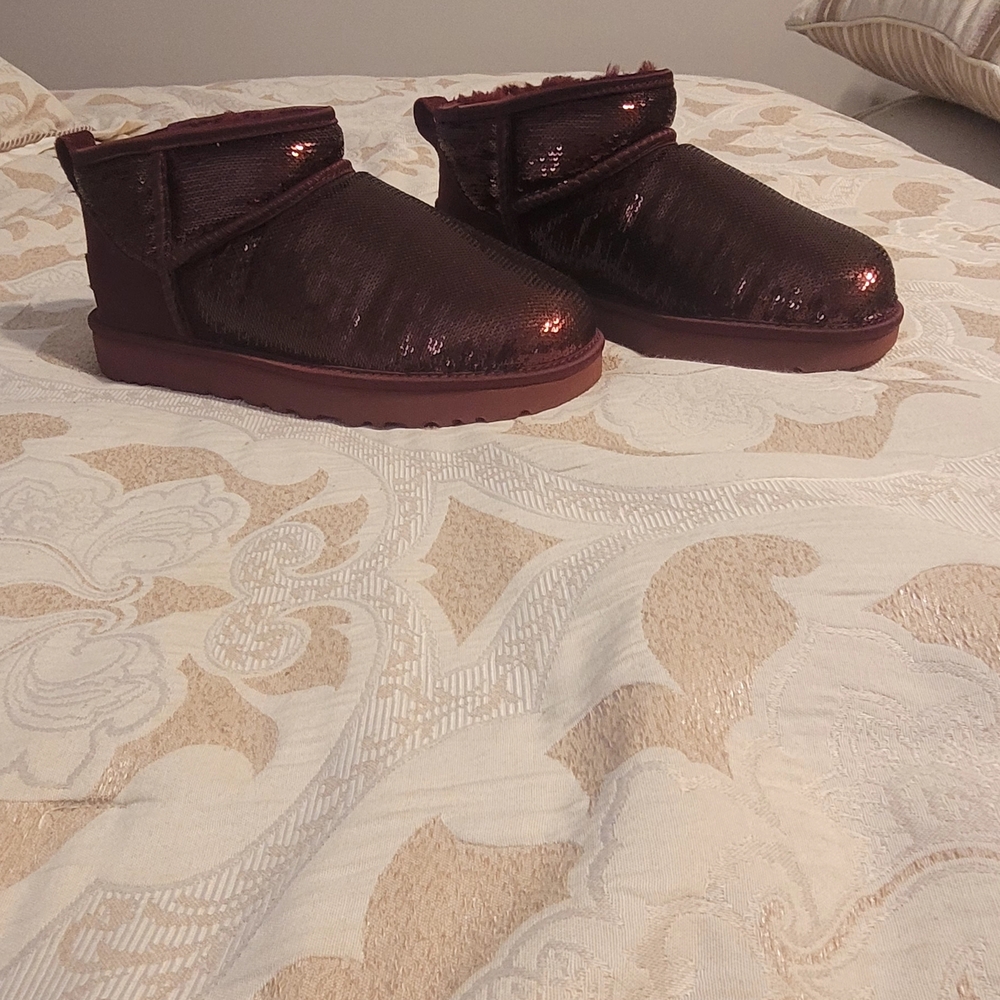 UGG Womens Burgundy Sequin Boots